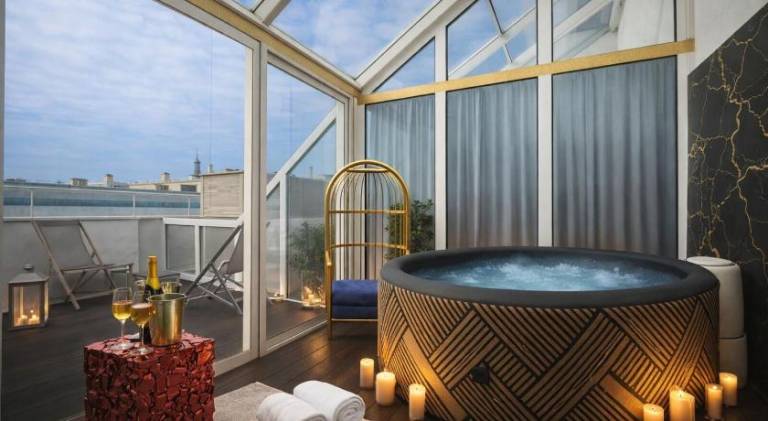 Luxury 130 m Maisonette with Jacuzzi and 3 Terraces in Prague