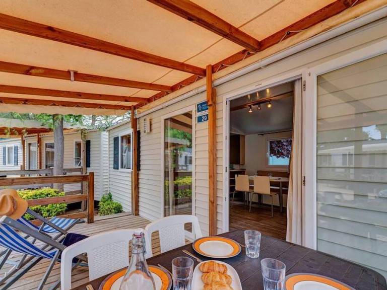 Pleasant mobile home with patio & heated pool | Dogs allowed — photo 5