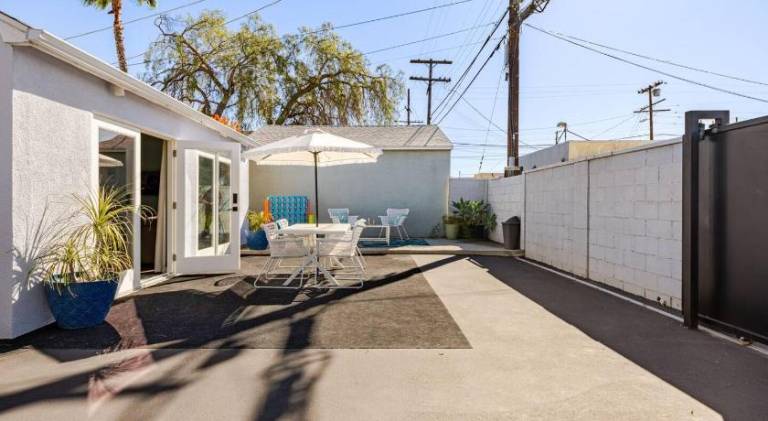 Cozy Guesthouse by Universal Studios — photo 3