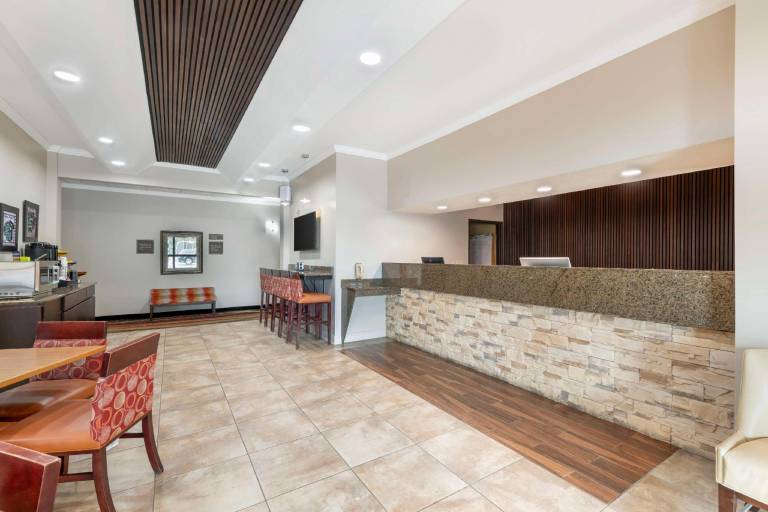 Best Western Plus Albert Lea I-90/I-35 Hotel — photo 2