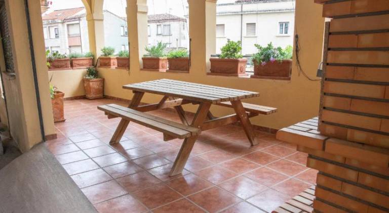 House with 4 rooms for 8 persons in Logroño