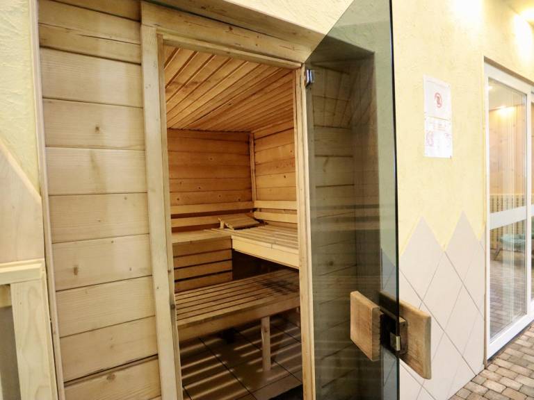 Vacation home with private pool & sauna — photo 2