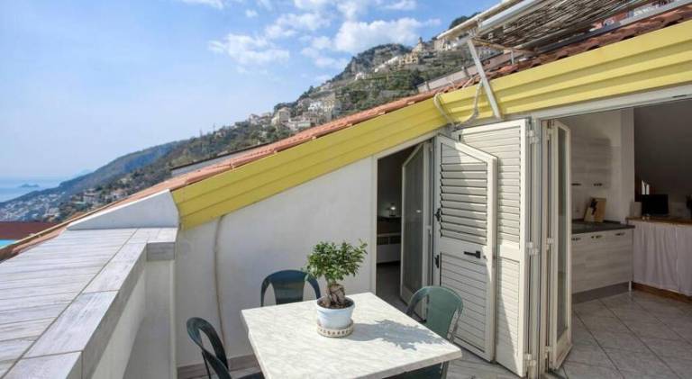 Holiday apartment with 2 rooms for 5 persons — photo 3