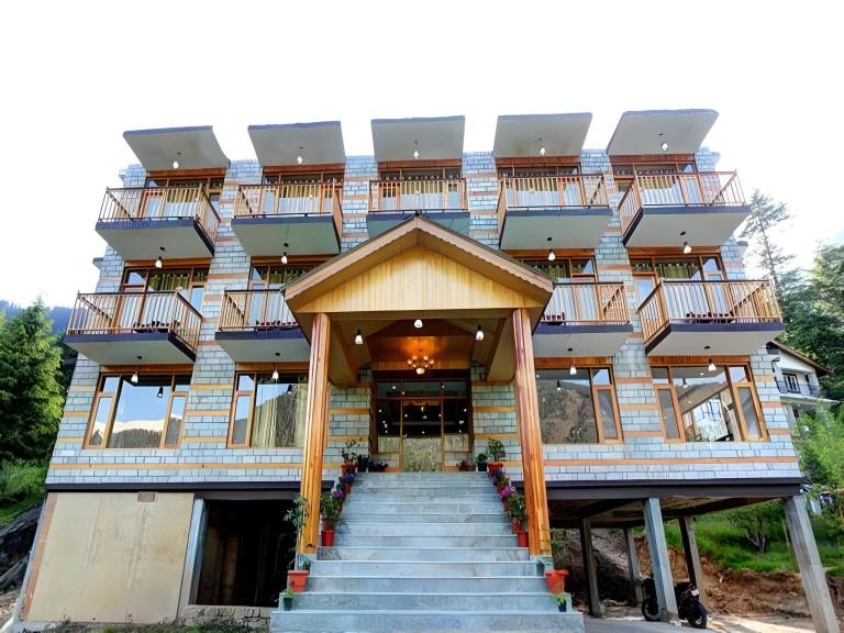 Hotel Manu Palace in Manali