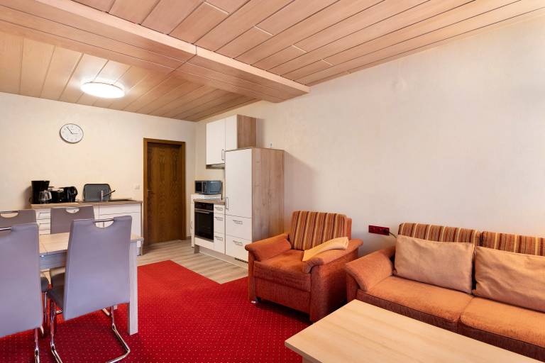 Holiday apartment with garden | Garden view — photo 4