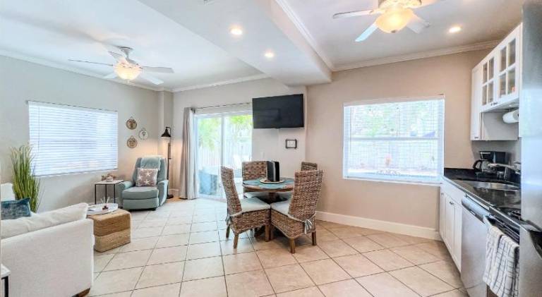 Wonderful apartment with pool | Close to the beach | Pets are welcome in Sarasota, FL