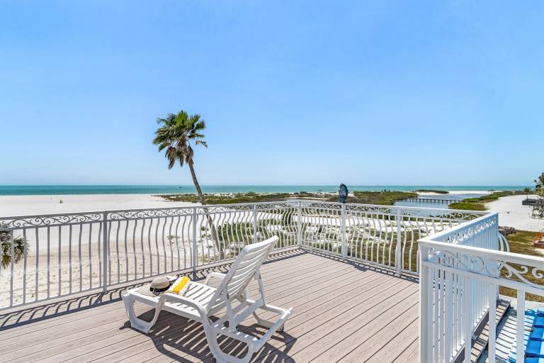 Breathtaking, Expansive Gulf views, Steps to the Beach - Beach Sanctuary - Roelens — photo 4