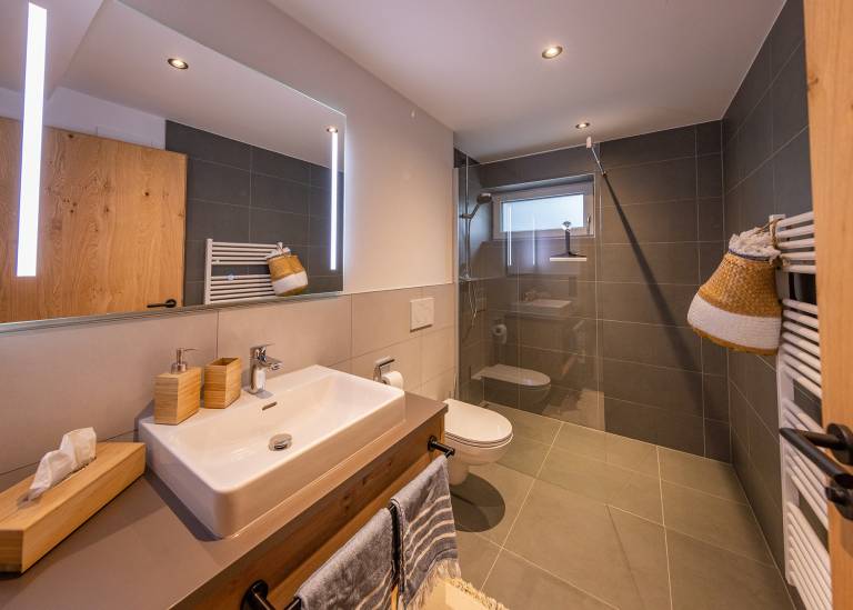 Family-oriented holiday apartment with barbeque, yard & patio | Mountain view | Suitable for remote work | Pet-friendly — photo 3