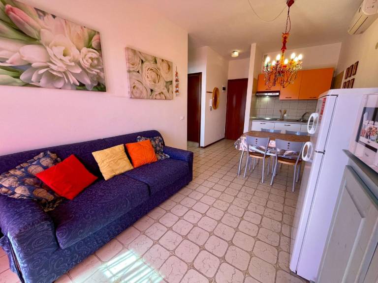Apartment with patio — photo 2