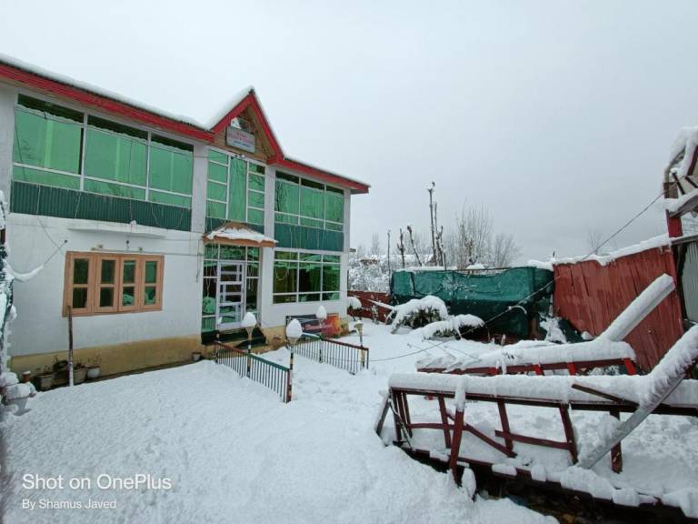 New Heaven Canal Guest House in Srinagar