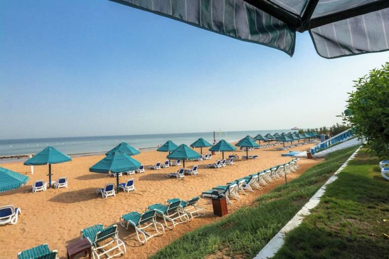 BM Beach Hotel