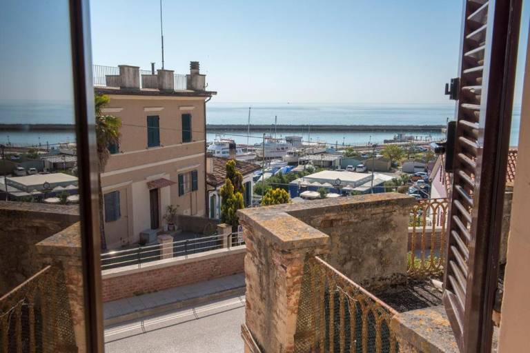 Holiday apartment with patio | Sea view — photo 2