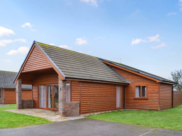 Cottage  Hull