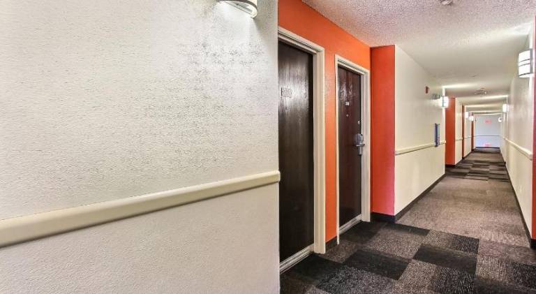 Motel 6 Gilroy, CA — photo 4