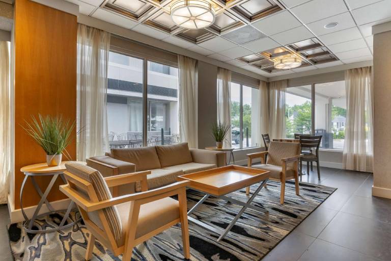 Best Western Plus University Inn — photo 2