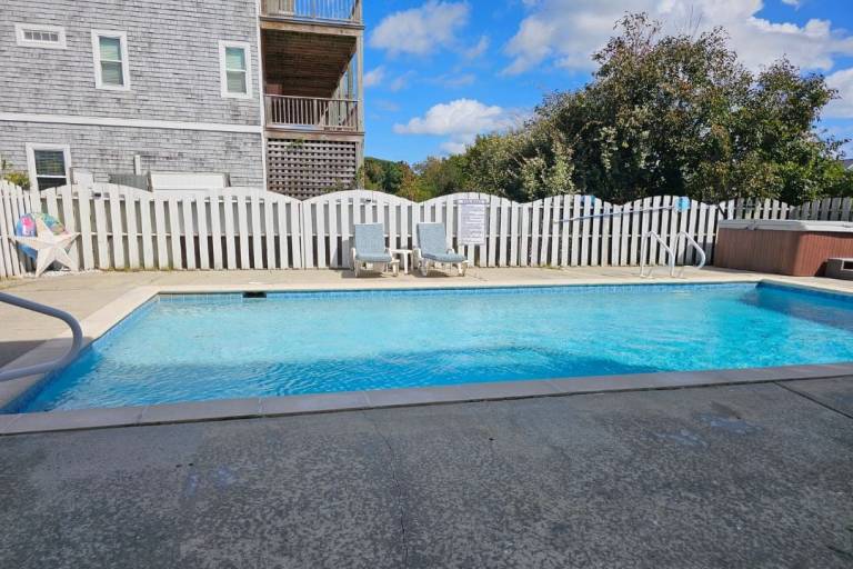 Child-friendly beautiful vacation home with hot tub, barbeque & private pool | Close to the beach | Dogs allowed — photo 4