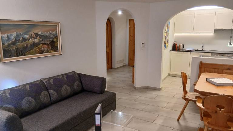 Fully equipped beautiful rental apartment with yard | Pets allowed — photo 3
