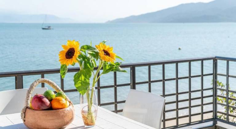 Vacation home with 4 rooms for 12 persons in Bombinhas