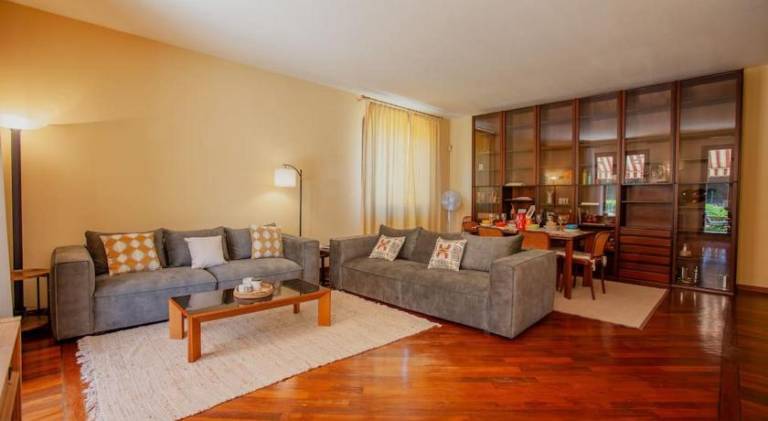 Villa with yard, pool & jacuzzi | Beach nearby | Pets allowed — photo 2