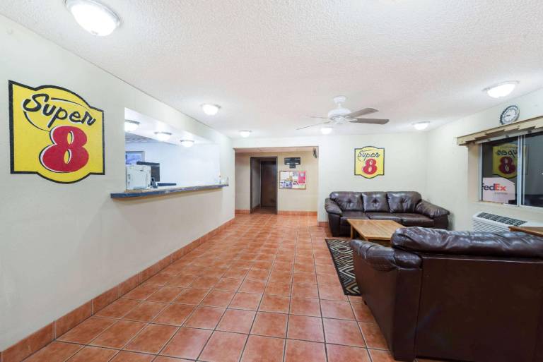 Super 8 By Wyndham Socorro — photo 3