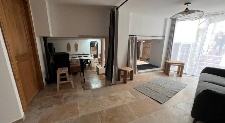 Fully equipped lovely house with terrace & grill | Suitable for remote work | Pets allowed — photo 2