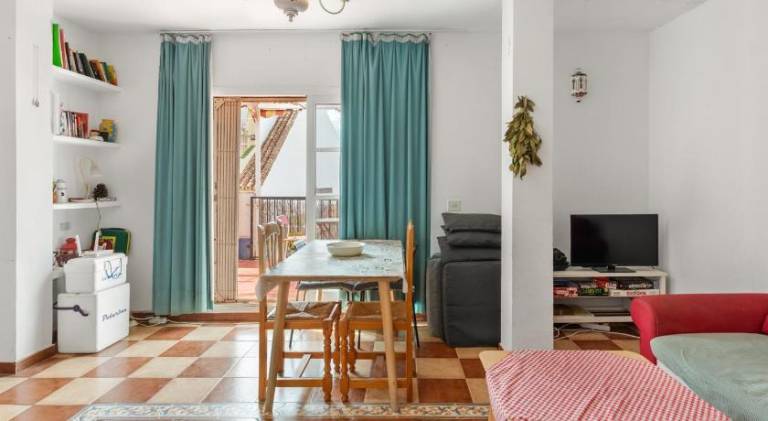 Holiday apartment with terrace & barbecue — photo 2