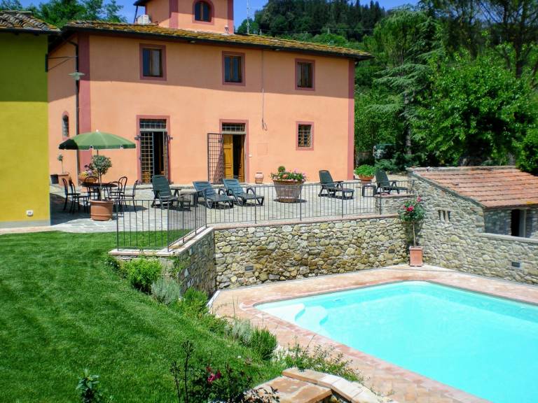 House with private pool, barbecue & yard — photo 4
