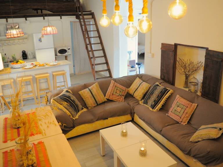 Vacation home with barbeque, pool & garden — photo 2