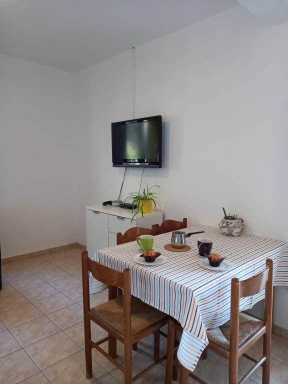 Two bedroom apartment near beach Ivan Dolac, Hvar (A-21269-e) — photo 3