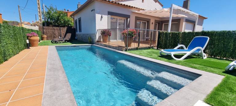 Villa with garden, grill & private pool — photo 3