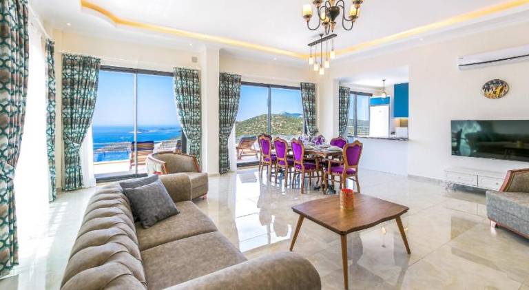 Fully equipped villa with terrace, private pool & yard | Pets allowed — photo 4