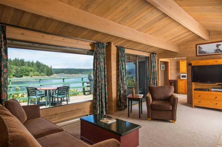 Resort  Cortes Island