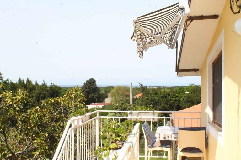 Holiday flat with balcony and air conditioning — photo 4