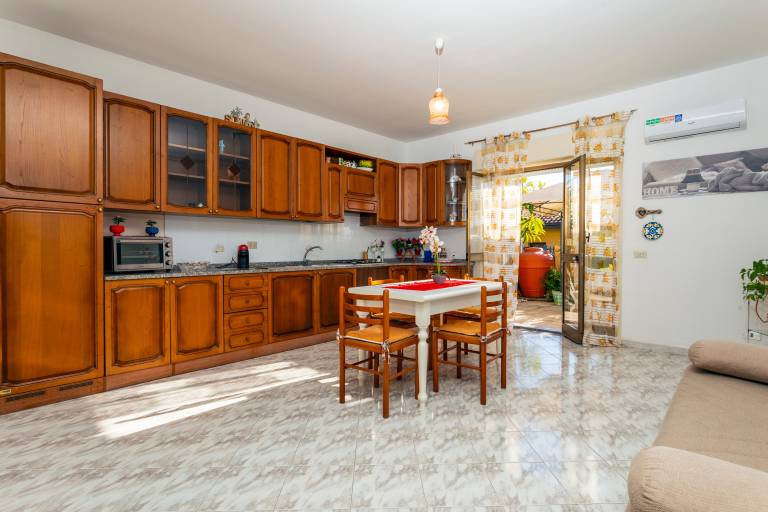 Apartment 'Il Giardino Delle Ninfe' with Mountain View, Wi-Fi and Air Conditioning — photo 4