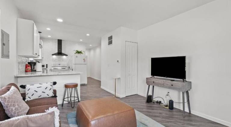Apartment | Pet-friendly — photo 2