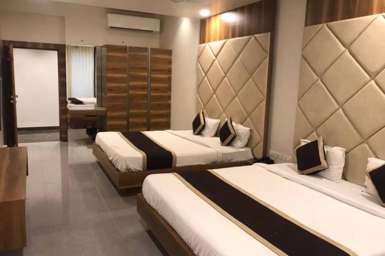 Divya Hotel & Restaurant