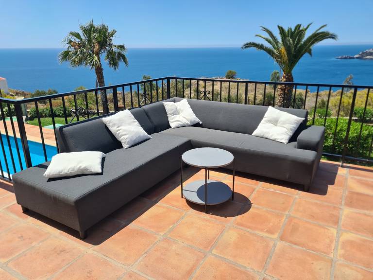 Children-friendly wonderful villa with fast internet, yard & private pool | Beach view | Close to the beach | Pet-friendly — photo 4