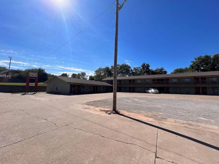 Economy Inn Express in Pauls Valley, OK