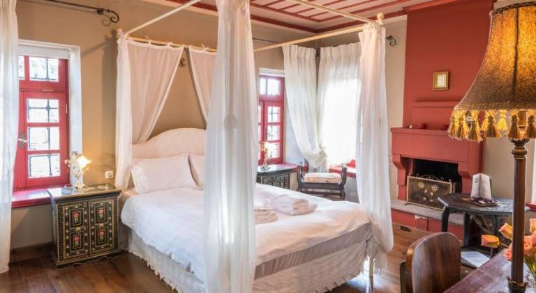 Cozy double room with fireplace — photo 2