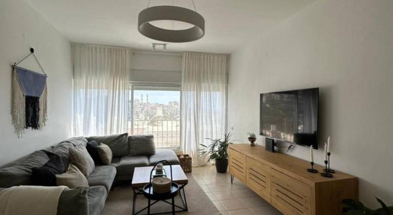 HARDUF3 - Stylish 3BD - Sea View - Private Parking in Haifa