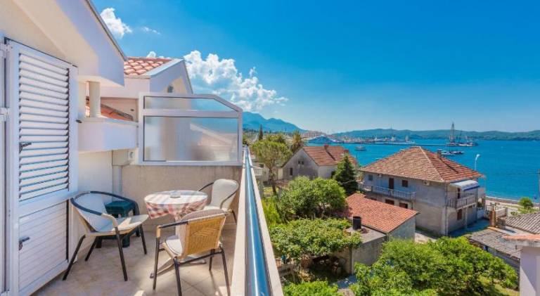 Serviced apartment with terrace & garden | Beach nearby | Pets allowed — photo 4