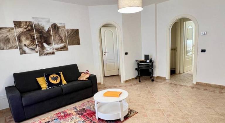 Nice holiday apartment with hot tub | Pet-friendly in Viareggio