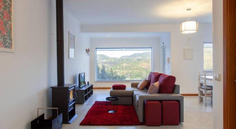 Beautiful vacation home with terrace, grill & pool | Suitable for remote work | Pet-friendly — photo 2
