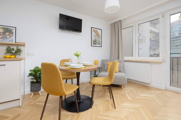 Child-friendly studio with fast internet | Near Palace of Culture and Science | Dogs allowed — photo 2