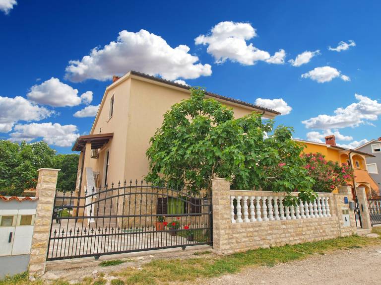 Ferienwohnung  Fažana