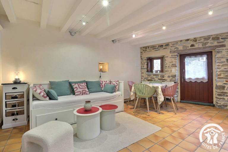 Gite with yard, terrace & pool — photo 4