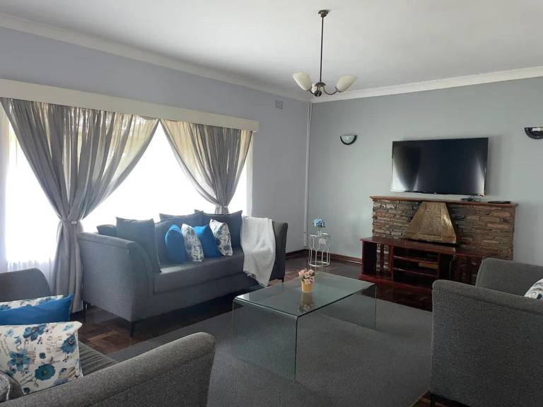 Lovely 3 bed in Mount Pleasant 2153