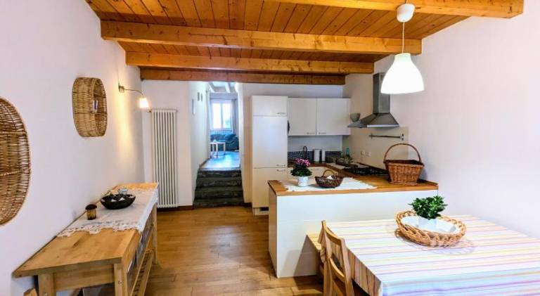 Apartment with 1 room for 4 persons in Domodossola