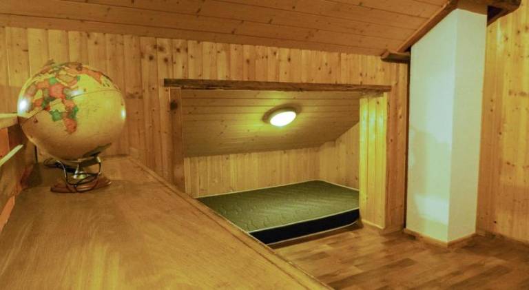 Chalet with pool — photo 5