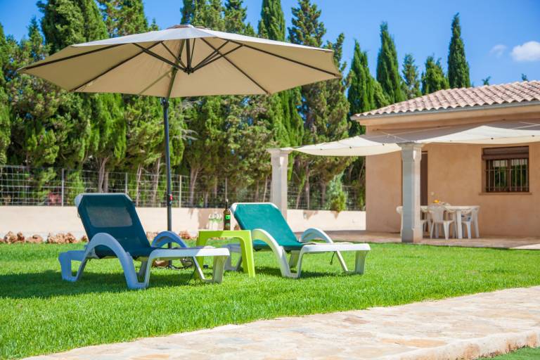 ES MITJA DAVALL Villa with private garden in Sen